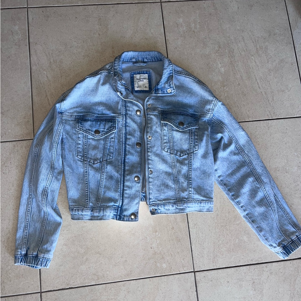 Abercrombie and Fitch Light Blue Baggy Denim Jacket Size M